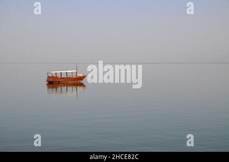 La speranza barca. Replica di Gesù' imbarcazione. Vecchia barca in legno scoperto nel mare di Galilea, datata al tempo di Gesù Cristo. La barca originale è su dis Foto Stock