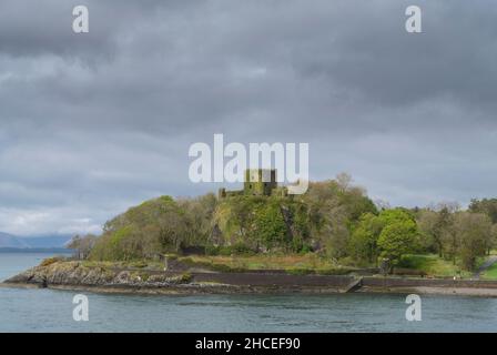 Dunollie Castello, situato sulla baia , vicino Oban, Argyll Foto Stock