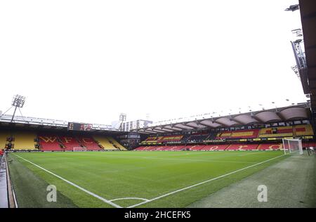 Vista generale dall'interno dello stadio prima della partita della Premier League a Vicarage Road, Watford. Data foto: Martedì 28 dicembre 2021. Foto Stock