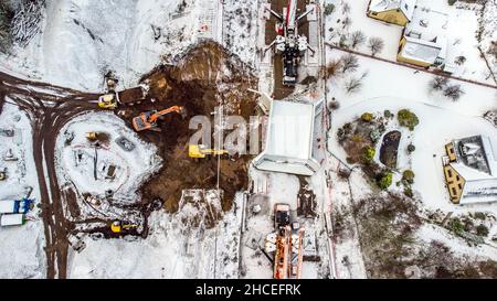 Costruzione di ponti nella neve Foto Stock