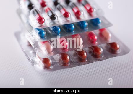 Capsule mediche e farmaci in blister, molti farmaci, medicina Foto Stock