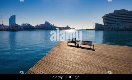 Panoramica dell'ingresso al porto di Barcellona visto dal Maremagnum, Barcellona, Catalogna, Spagna Foto Stock