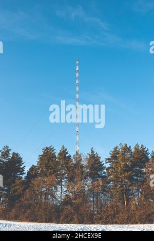 Torre radio sulla collina Laskomer a Banska Bystrica, Slovacchia Foto Stock