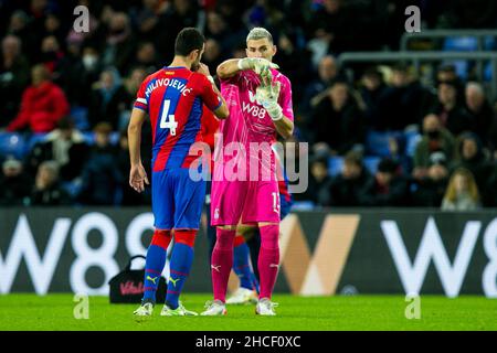 LONDRA, REGNO UNITO. DICEMBRE 28th Vicente Guaita di Crystal Palace gesti durante la partita della Premier League tra Crystal Palace e Norwich City a Selhurst Park, Londra martedì 28th dicembre 2021. (Credit: Federico Maranesi | MI News) Credit: MI News & Sport /Alamy Live News Foto Stock