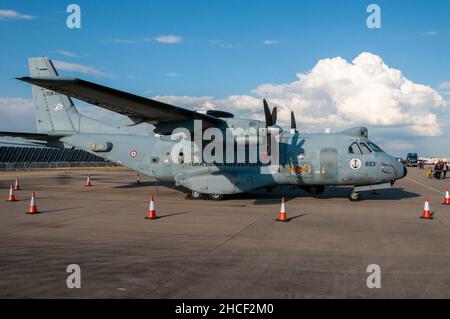 Marina turca CASA CN-235M-100 MPA, velivolo di Patrol marittima. CASA /IPTN CN-235 NUMERO TCB-653. Antisottomarino guerra aereo militare. Foto Stock