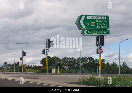 Un cartello stradale per l'autostrada Hume M31 a Campeblltown Foto Stock