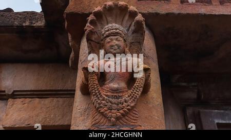 Bellissimo scatto di una scultura scolpita sul Tempio Rajarani, India Foto Stock