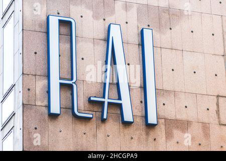 RAI radio Televisione Italiana, logo della radio e della televisione di stato italiana sul muro della sede centrale Foto Stock