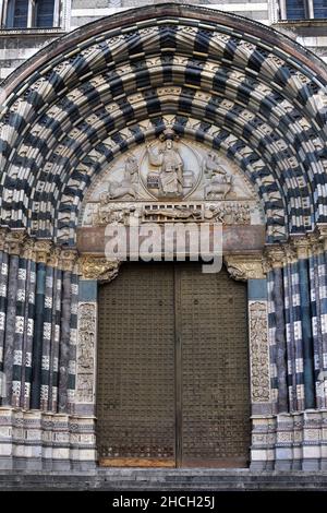 Genova, Duomo (S. Cattedrale di Lawrence), lato ovest, la facciata: 'La porta principale'. Cattedrale di Genova o Cattedrale Metropolitana di San Lorenzo - Duom Foto Stock