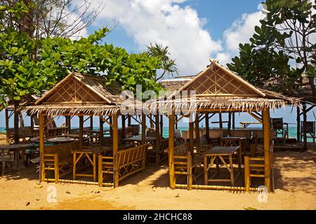 Beach Restaurant, mai Kao Beach, Beach, Phuket Beach, Phuket, Phuket, Tailandia Foto Stock