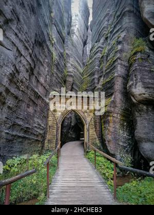 Città rocciosa di Adersbach-Weckelsdorf in autunno Foto Stock