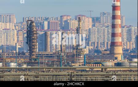 Distretto industriale nella città di Baku Foto Stock