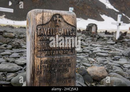 Antartide, Isole South Orkney, Isola Laurie, Stazione di Orcadas. Stazione di ricerca scientifica argentina, cimitero storico. Foto Stock