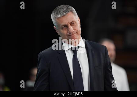 Perugia, Italia. 29th dic, 2021. Stoytchev raostin (1Â° allenatore verona volley) durante Sir Safety Conad Perugia vs Volley Verona, Volley Serie Italiana A Men Superleague Championship a Perugia, Italia, Dicembre 29 2021 Credit: Independent Photo Agency/Alamy Live News Foto Stock