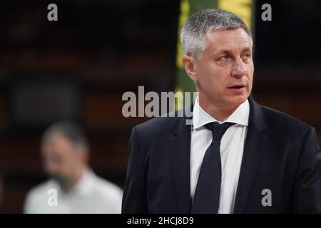 Perugia, Italia. 29th dic, 2021. Stoytchev raostin (1Â° allenatore verona volley) durante Sir Safety Conad Perugia vs Volley Verona, Volley Serie Italiana A Men Superleague Championship a Perugia, Italia, Dicembre 29 2021 Credit: Independent Photo Agency/Alamy Live News Foto Stock