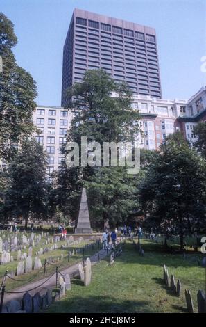 1990 fotografia d'archivio del Granary Burial Ground a North End, Boston, Massachusetts. Foto Stock