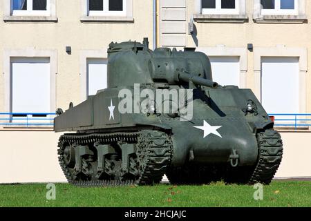 Un carro armato Sherman M4A1 della seconda Guerra Mondiale in mostra a Montfaucon-d'Argonne (Mosa), Francia Foto Stock