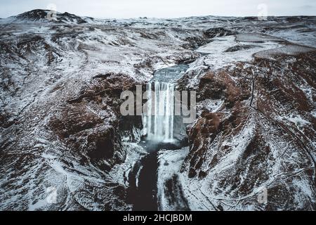 Cascata di Skogafoss in Islanda durante l'inverno Foto Stock