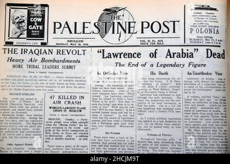 Titolo del giornale israeliano che presenta un evento storico - Lawrence of Arabia Dead, 1935 Foto Stock