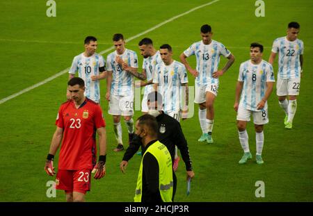 Brasile vs argentina giocando a calcio, la finale America 2021 Foto Stock