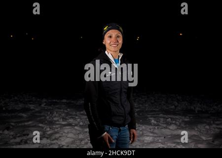 Ritratto dello sportivo franco-cambogiano che è diventato ambasciatore della stazione sciistica di Serre-Chevalier, Francia il 28 dicembre 2021. Laurie Phai è protagonista del film di Andy Collet 'Beyond Time' e il teaser documentario è appena stato pubblicato. Foto di Thibaut Durand/ABACAPRESS.COM Foto Stock