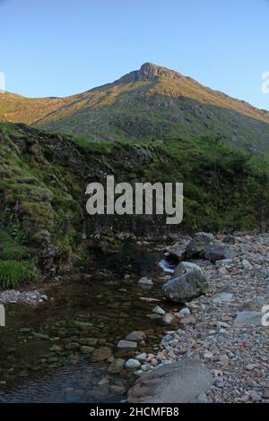 Discesa da Stob na Doire a Buchaille Etive Mor, Glencoe, Scozia Foto Stock