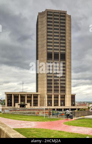 James Monroe Building, il grattacielo più alto di Richmond, si trova di fronte alla demolizione mentre il governo dello Stato cerca di modernizzare gli uffici. Foto Stock