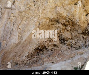 La Grotta di Los Letreros. Al suo interno si trova la pittura preistorica in stile Levantino, datata intorno al 5000 a.C. Sito Patrimonio dell'Umanità. Vélez Blanco, provincia di Almeria, Andalusia, Spagna. Foto Stock