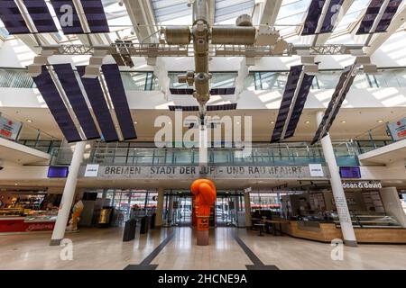 Brema, Germania - 19 aprile 2021: Edificio del terminal dell'aeroporto di Brema (BRE) in Germania. Foto Stock