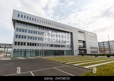 Brema, Germania - 19 aprile 2021: Filiale Airbus presso l'aeroporto di Brema in Germania. Foto Stock