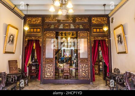 MALACCA, MALAYASIA - 19 MARZO 2018: Interno del Baba Nyonya Heritage Museum nel centro di Malacca Melaka . Foto Stock