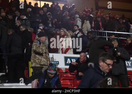 Swindon Town Football Club Supporters Foto Stock