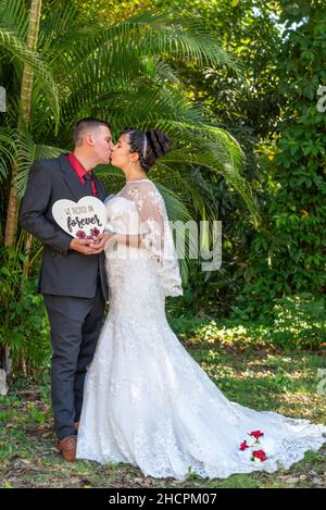 Foto di matrimonio di una coppia latinoamericana (cubana) Foto Stock