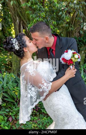 Foto di matrimonio di una coppia latinoamericana (cubana) Foto Stock