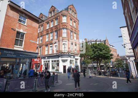 Viste lungo Carlton Street a Nottingham nel Regno Unito Foto Stock