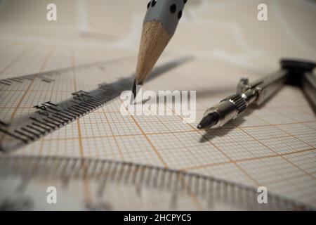 Geometria , matematica, insieme di oggetti matematici macro shot , equipaggiamento geometrico close up Foto Stock
