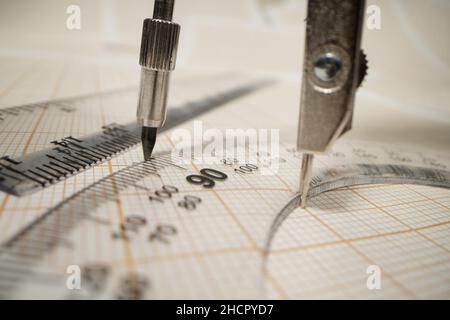 Geometria , matematica, insieme di oggetti matematici macro shot , equipaggiamento geometrico close up Foto Stock