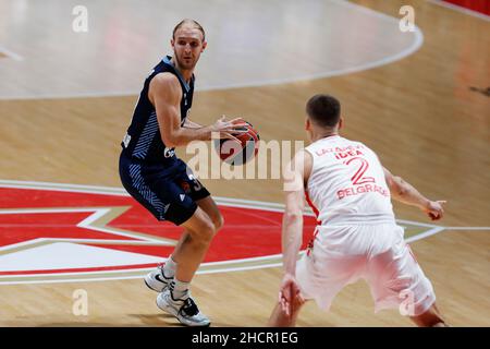 Belgrado, Serbia, 30th dicembre 2021. Conner Frankamp di Zenit San Pietroburgo con la palla durante la partita di pallacanestro Eurolega tra Crvena Zvezda mts Bekgrade e Zenit San Pietroburgo a Belgrado. Dicembre 30, 2021. Credit: Nikola Krstic/Alamy Foto Stock