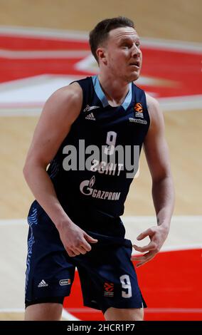 Belgrado, Serbia, 30th dicembre 2021. Dmitry Kulagin di Zenit San Pietroburgo reagisce durante la partita di pallacanestro Eurolega tra Crvena Zvezda mts Bekgrade e Zenit San Pietroburgo a Belgrado. Dicembre 30, 2021. Credit: Nikola Krstic/Alamy Foto Stock