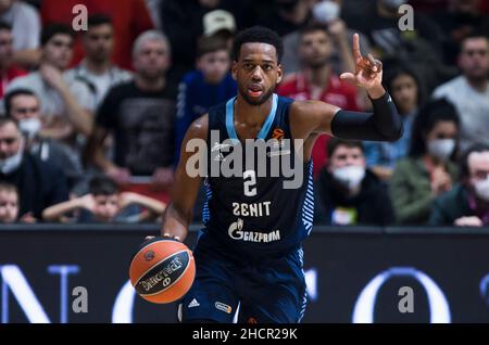 Belgrado, Serbia, 30th dicembre 2021. Jordan Loyd of Zenit San Pietroburgo gestures durante la partita di pallacanestro Eurolega tra Crvena Zvezda mts Bekgrade e Zenit San Pietroburgo a Belgrado. Dicembre 30, 2021. Credit: Nikola Krstic/Alamy Foto Stock