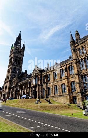 Glasgow University - edificio principale e torre - Glasgow, Scozia, Regno Unito - 23rd luglio 2021 Foto Stock