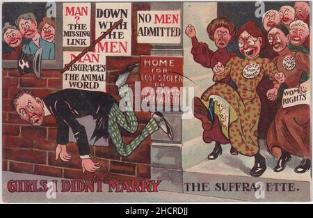 'Ragazze che non ho sposato il Suffragette': Cartone animato mostrando un uomo che indossa i pipistrelli con un baffi piuttosto sottile che viene avviato da una 'Casa per perso rubato o strayed Suffragettes'. Le donne sono raffigurate come donne brutte e anziane. Molti hanno badge con 'votes for Women' su (una didascalia che è anche scritta sulla suola dello stivale che ha collegato con la parte posteriore dell'uomo) e una donna sta portando un documento intitolato 'Women's rights'. I manifesti anti-uomini sono incollati sul muro con gli slogan 'Down with the men', 'No men ammitted', 'Man disgraces the animal World' & 'Man? Il link mancante' Foto Stock