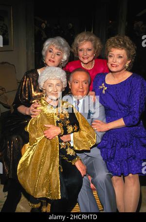 Estelle Getty, Bob Hope, Bea Arthur, Betty White e Rue McClanahan 1989 Credit: Ralph Dominguez/MediaPunch Foto Stock