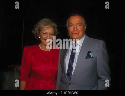 Betty White e Bob Hope 1989 Credit: Ralph Dominguez/MediaPunch Foto Stock