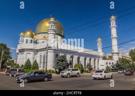 ALMATY, KAZAKHSTAN - 31 LUGLIO 2018: Vista della Moschea Centrale di Almaty, Kazakhstan. Foto Stock