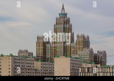 Trionfo del grattacielo Astana ad Astana ora Nur-Sultan , Kazakhstan Foto Stock