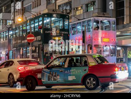 Traffico nel quartiere finanziario centrale, Hong Kong, Cina. Foto Stock