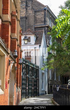 All Saints Passage & St. John's College Quincentennial Gate, Cambridge, Inghilterra. Foto Stock