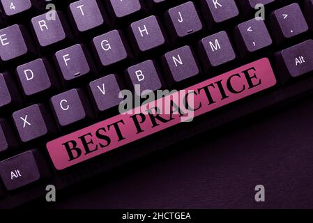 Best practice sulla didascalia concettuale. Concetto di business Focus selettivo idee comprovate per il successo ed efficace inserimento nuovo concetto chiave di prodotto, la digitazione Foto Stock