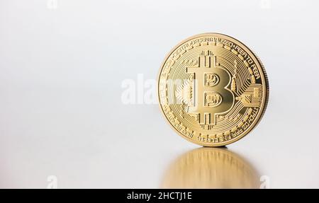 Bitcoin o bitcoin denaro la criptovaluta digitale e il nuovo denaro virtuale per internet Foto Stock